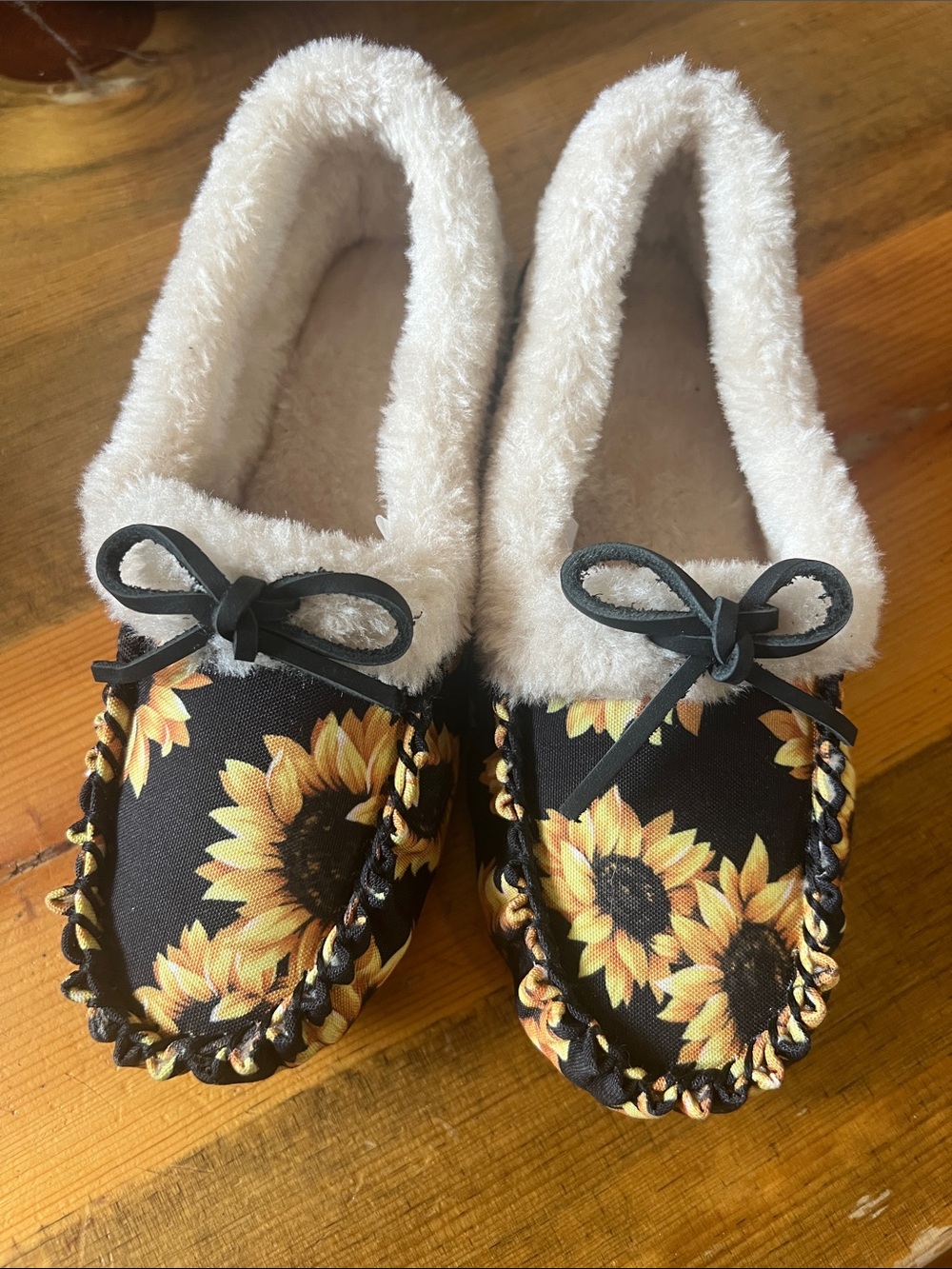 Blazin Roxx Black Sunflower Faux-Fur Lined Moccasins NWT 5/6
